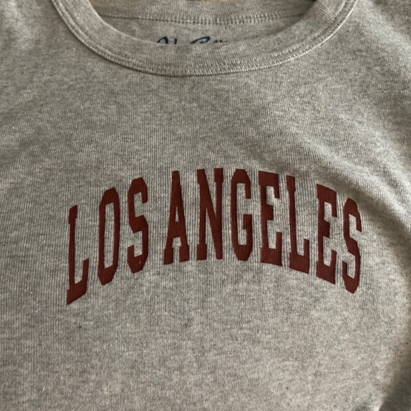 Brandy Melville t shirt - Picture 3 of 3
